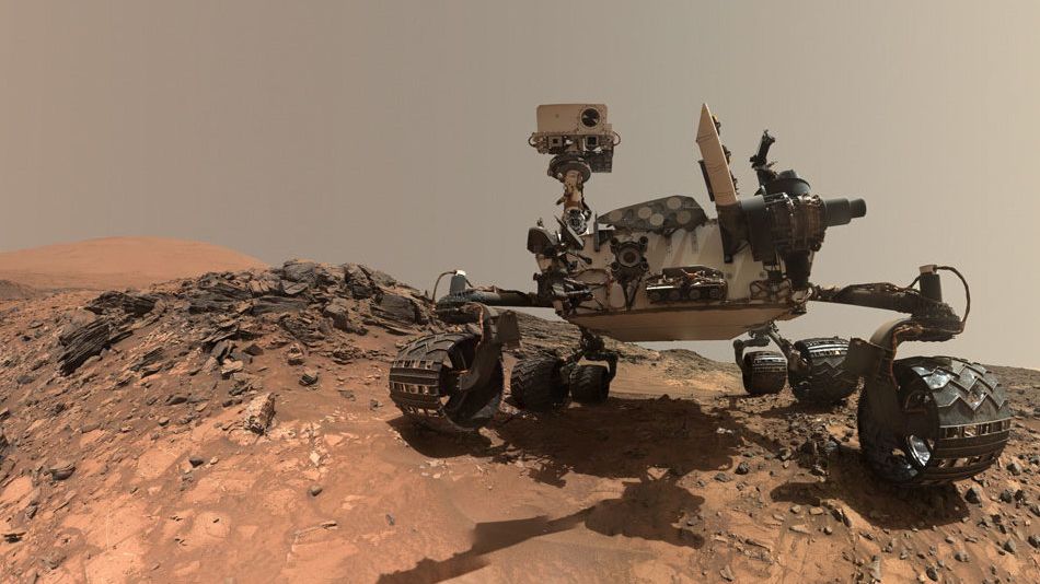Rover Curiosity pátrá po životě na Marsu už 10 let